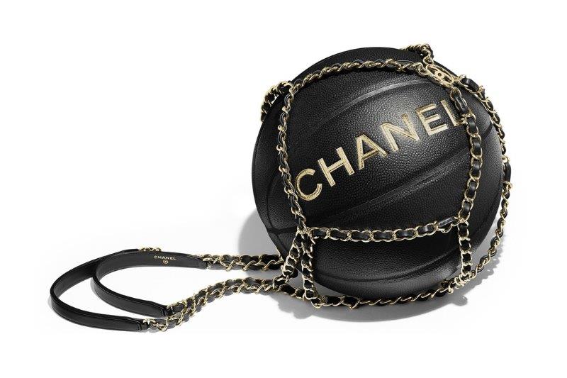 Hãng thời trang Versace ra mắt cặp găng Boxing trị giá hơn 72 triệu đồng