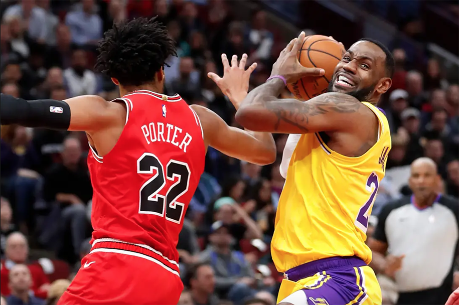 LeBron James tiếp tục có triple-double, LA Lakers lội ngược dòng ngoạn mục