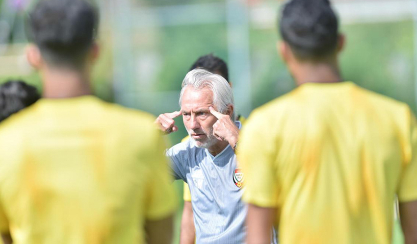 HLV Bert van Marwijk có thể bị sa thải nếu UAE thua Việt Nam