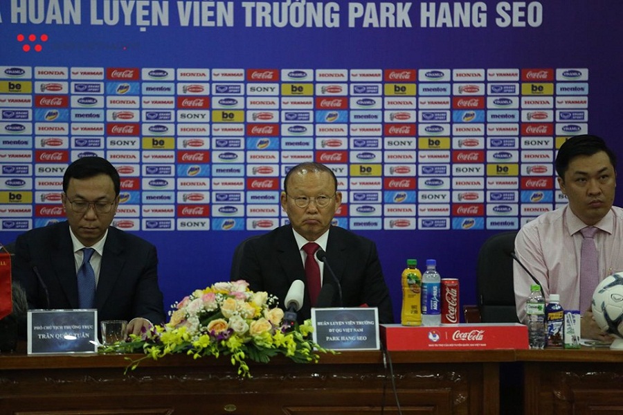 HLV Park Hang Seo và bóng đá Việt cũng giống như chuyện tình yêu