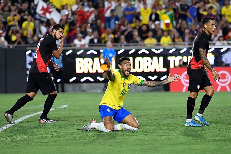 Tuyển Brazil tìm chỗ cho Firmino để kết thúc chuỗi trận không thắng