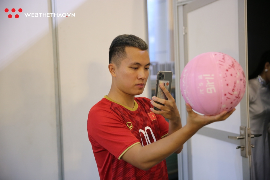 Đỗ Kim Phúc trổ tài tâng bóng rổ tại Vietnam Sport Show 2019