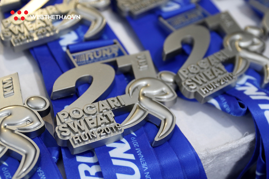 Hàng nghìn VĐV xuất phát trong đêm tại Pocari Sweat Run Việt Nam 2019