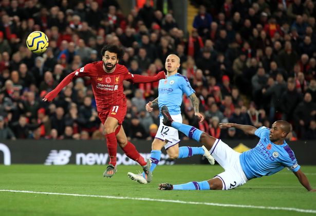 Cú đánh đầu của Salah cho Liverpool được so sánh với bàn thắng nổi tiếng