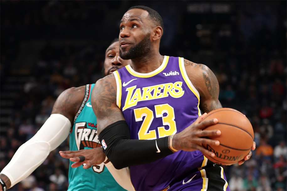 LA Lakers sẽ “nói chuyện với NBA” về LeBron James và công tác trọng tài