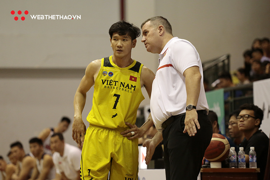HLV Kevin Yurkus lý giải sự vắng mặt của Tâm Đinh tại đội tuyển Việt Nam