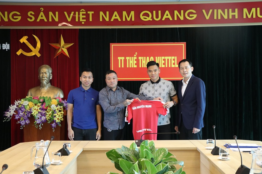 Nguyên Mạnh, Khắc  Ngọc chính thức trở thành người của Viettel FC