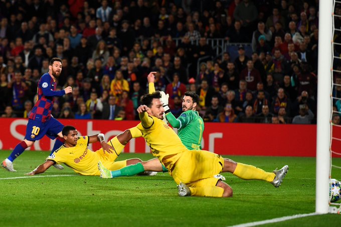 Messi lập kỷ lục đáng tự hào trong ngày cán mốc kỳ vĩ với Barca