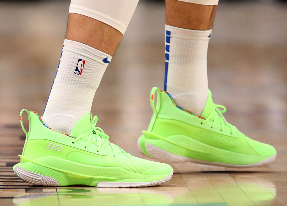 Những mẫu giày bóng rổ đỉnh nhất tháng 11 tại NBA