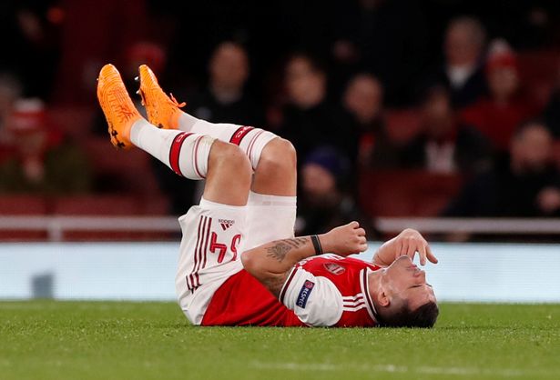 Xhaka bị buộc tội nói dối Emery khiến Arsenal thua Frankfurt