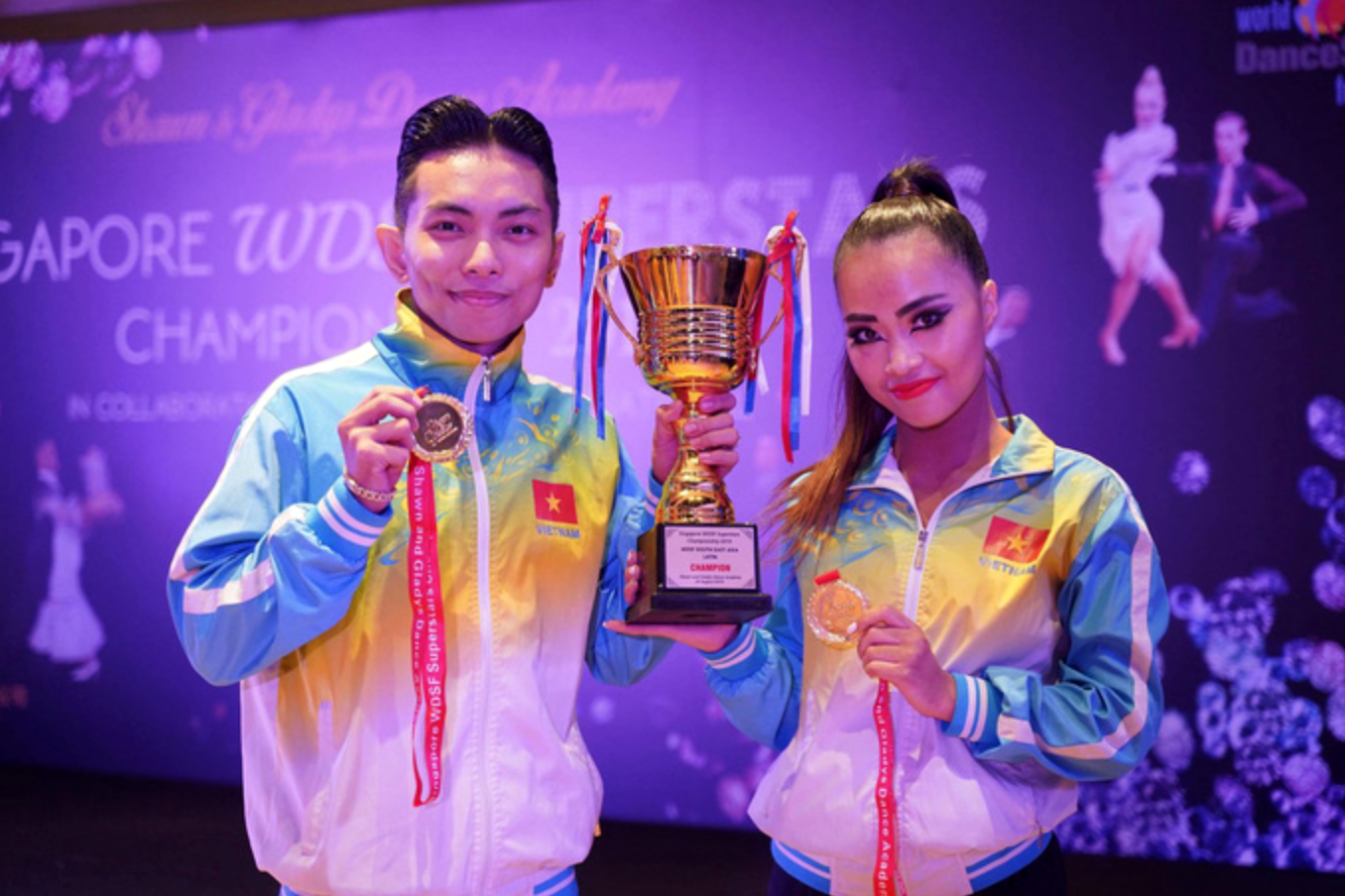 “Nữ hoàng khiêu vũ thể thao” Khánh Thi làm HLV của chồng tại SEA Games 30