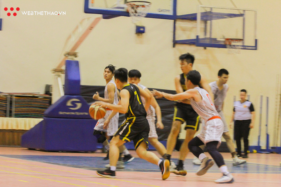 Sôi động các trận đấu ngày khai mạc giải bóng rổ sinh viên Tp.Hồ Chí Minh 2019