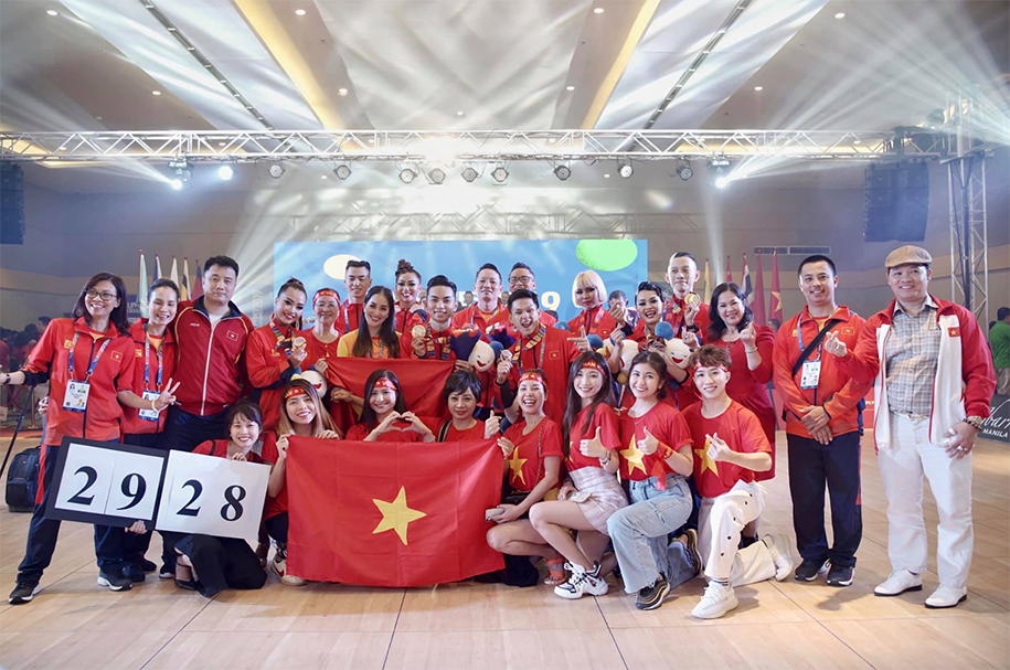Chuyện độc ở SEA Games 30: 9 học trò Khánh Thi và Chí Anh “gặt” tới 11 huy chương dancesport