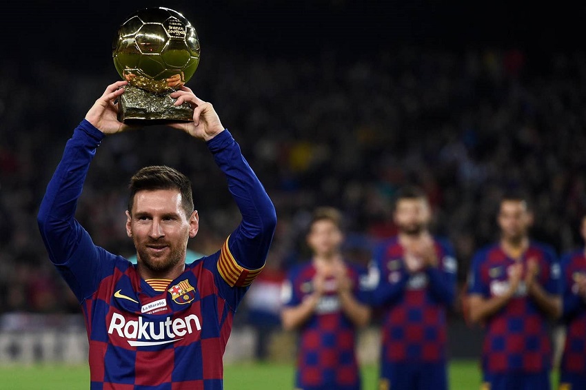 Messi qua mặt Ronaldo lập kỷ lục mới với hat-trick cho Barca