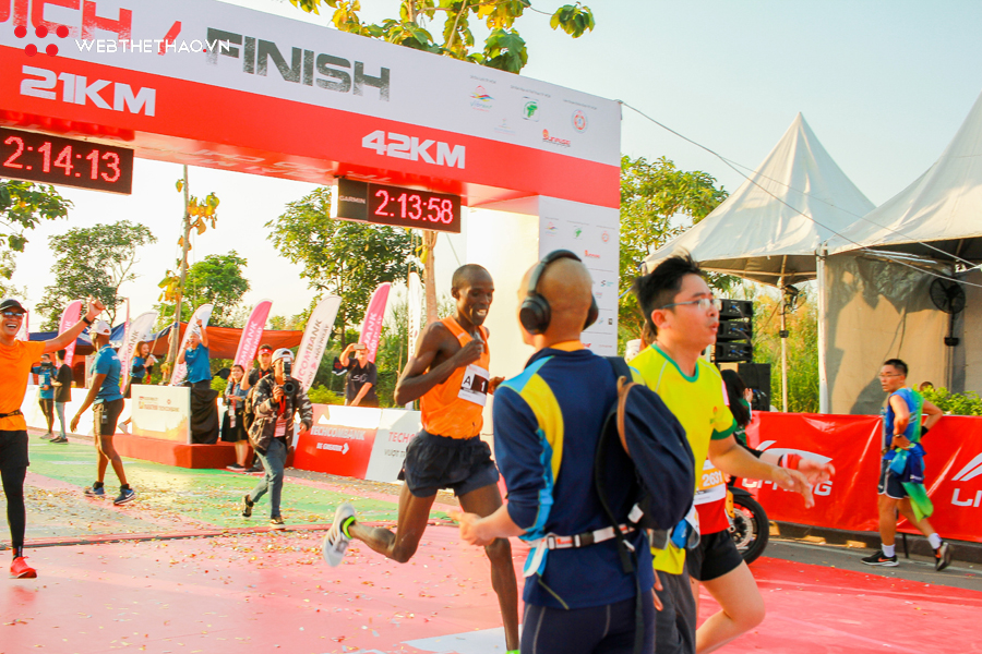 Nhà vô địch Techcombank Marathon HCM 2019 đã phá vỡ kỉ lục của chính bản thân mình