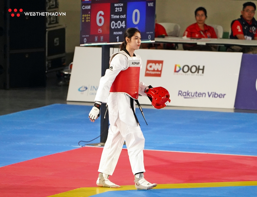 Nữ VĐV Taekwondo Campuchia gây sốt với vẻ đẹp như hoa hậu