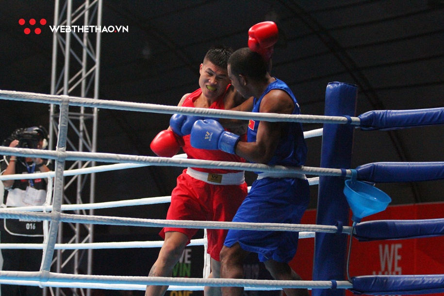 Toàn cảnh chiến thắng knock-out “nhanh như chớp” của Trương Đình Hoàng ở bán kết Boxing hạng 81kg