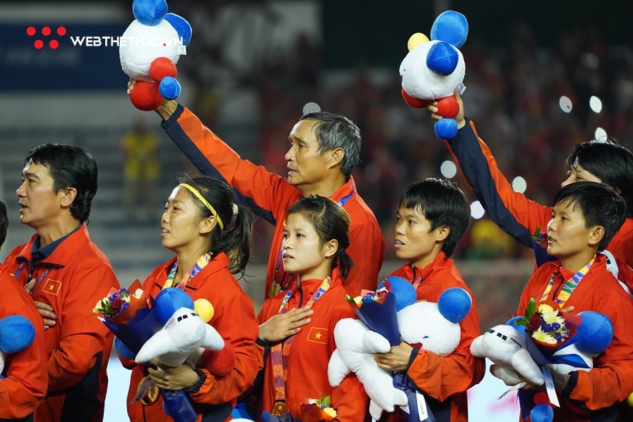 Đội tuyển nữ Việt Nam nhận “thưởng” bằng trận… chung kết bóng đá nam