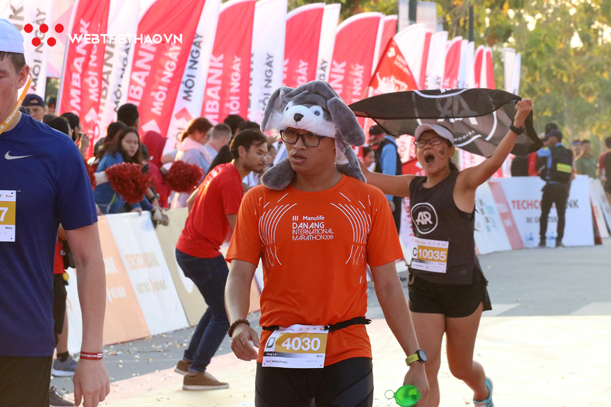 Đa dạng biểu cảm nơi vạch đích của vận động viên Techcombank Ho Chi Minh City International Marathon 2019