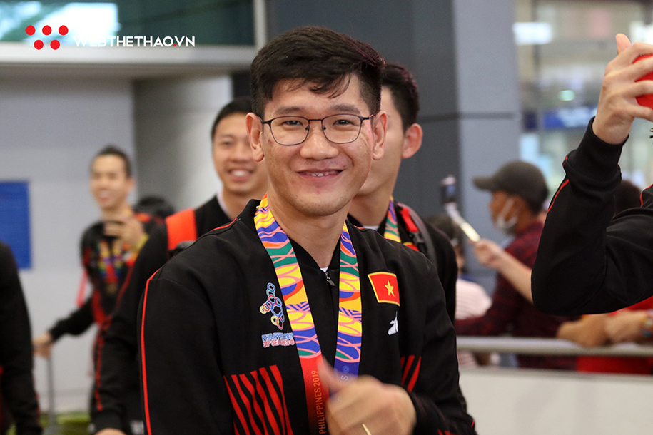 Đội tuyển bóng rổ Việt Nam huy hoàng trở về từ SEA Games với HCĐ lịch sử