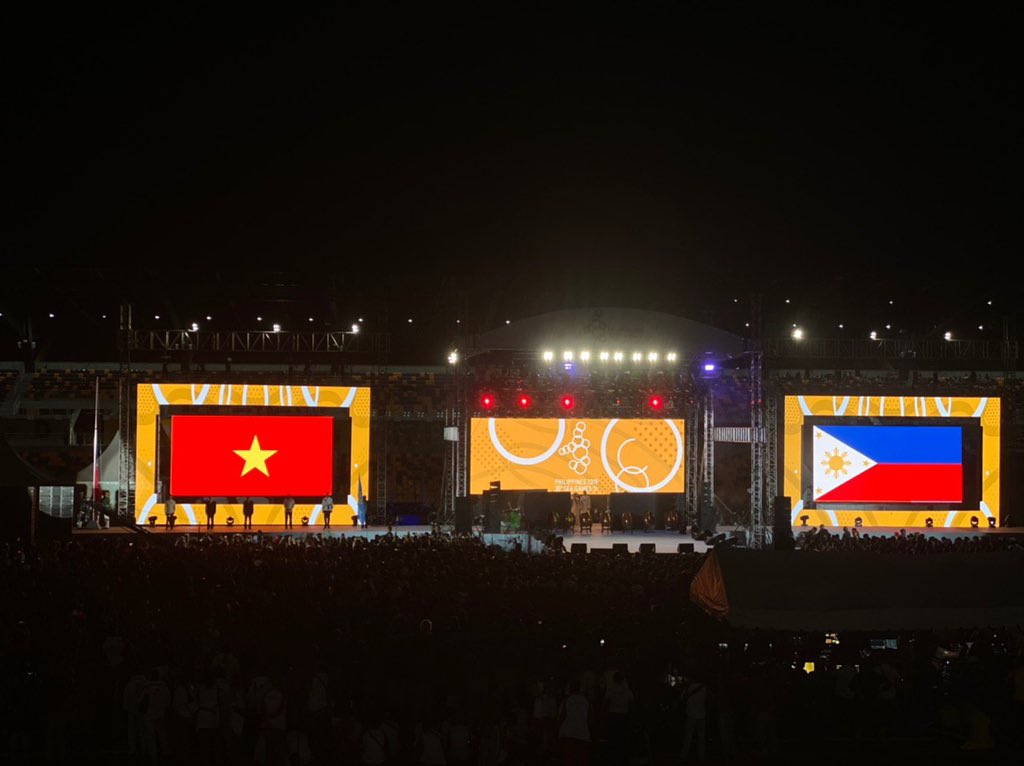 Trực tiếp lễ bế mạc SEA Games 30: Việt Nam nhận cờ chủ nhà