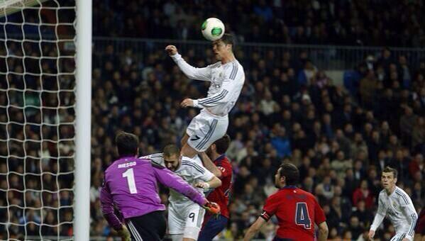 5 lần Ronaldo bật nhảy ghi bàn với độ cao không tưởng trong sự nghiệp