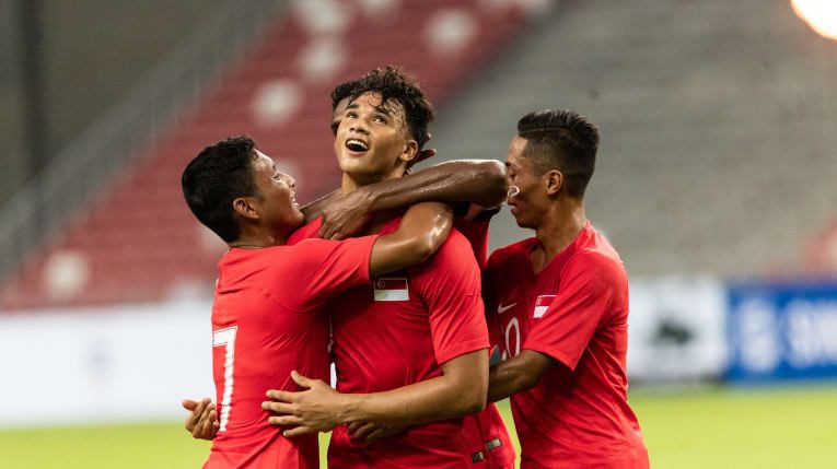 ĐT Việt Nam hơn Thái Lan, thua xa Malaysia ở BXH thăng tiến của FIFA năm 2019