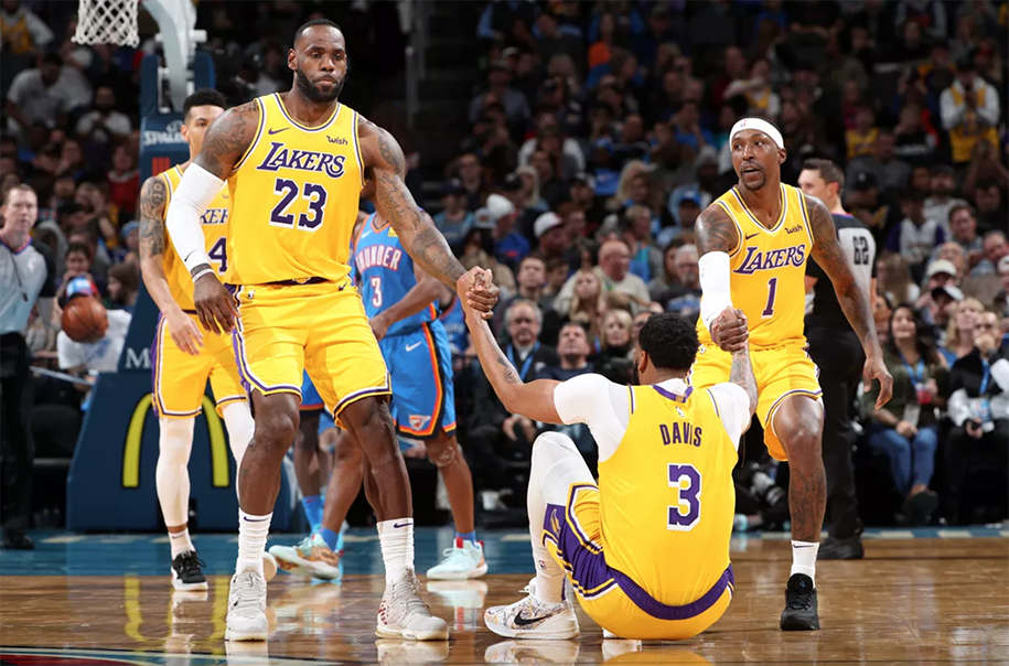 Mặc kệ 3 thất bại liên tiếp, Los Angeles Lakers muốn hướng về tương lai