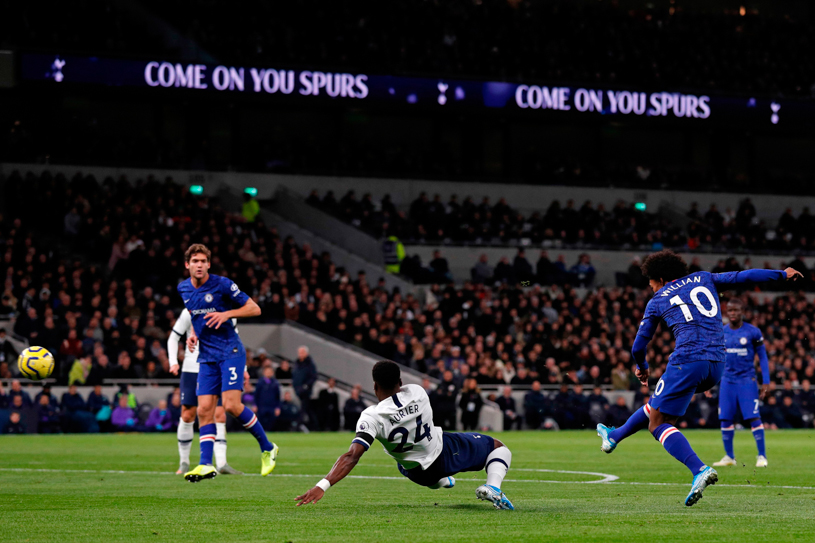 Chelsea thắng dễ Tottenham trong ngày Mourinho đọ sức Lampard