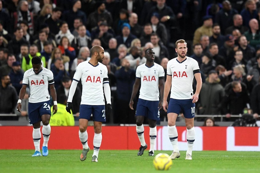 Mourinho mới dẫn dắt Tottenham 8 trận đã nhận kỷ lục buồn