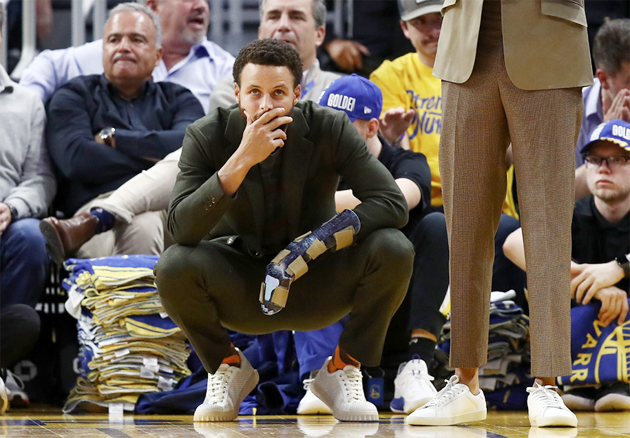 Stephen Curry trở lại Golden State Warriors sau phẫu thuật, khởi động quá trình tái xuất NBA