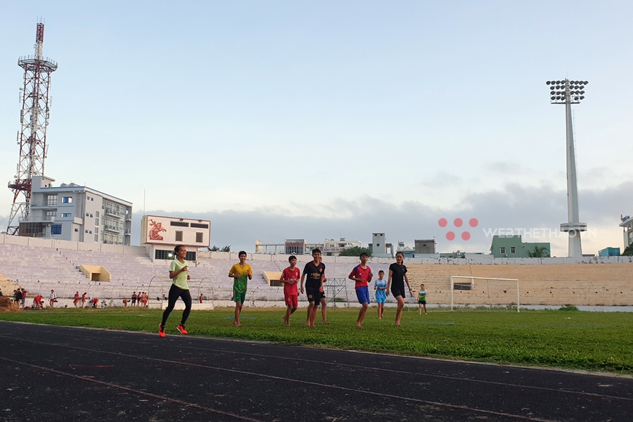 Hồng Lệ trở lại Quy Nhơn “luyện giò” sau HCĐ marathon SEA Games 30 ấn tượng