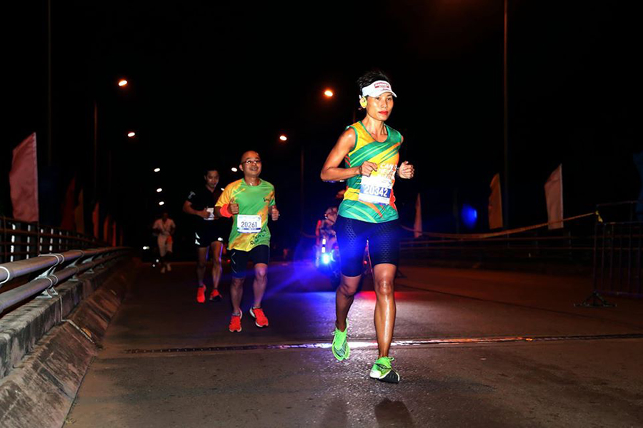 Nữ marathoner U50 Sài thành chi nửa tỷ đồng đi chạy, ước mơ chạm tay vào World Marathon Majors