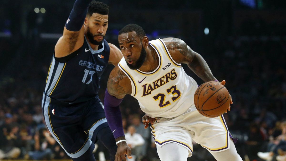 HLV LA Lakers: LeBron James không hề thất vọng mà đang rất háo hức