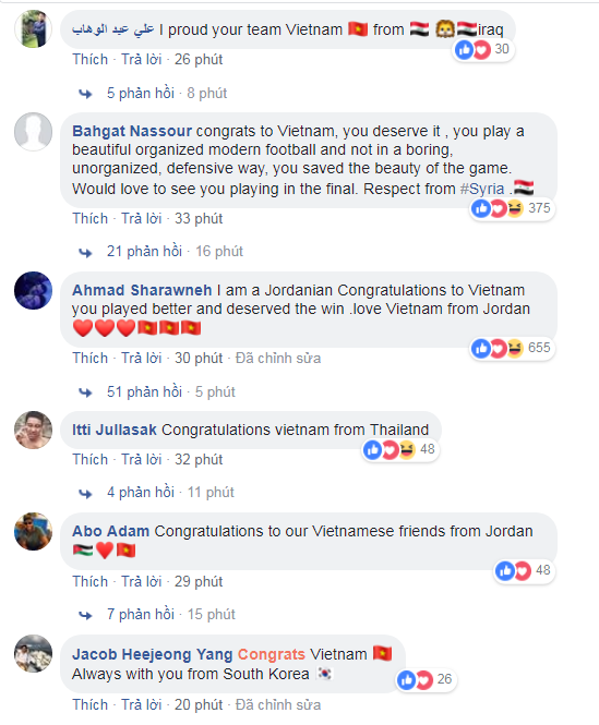 CĐV nước ngoài chúc mừng chiến công lịch sử của Việt Nam tại Asian Cup 2019