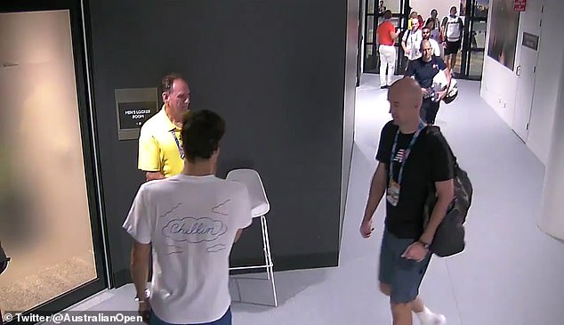 Roger là ai hay câu chuyện đẹp về ngôi sao tennis và nhân viên an ninh Australian Open