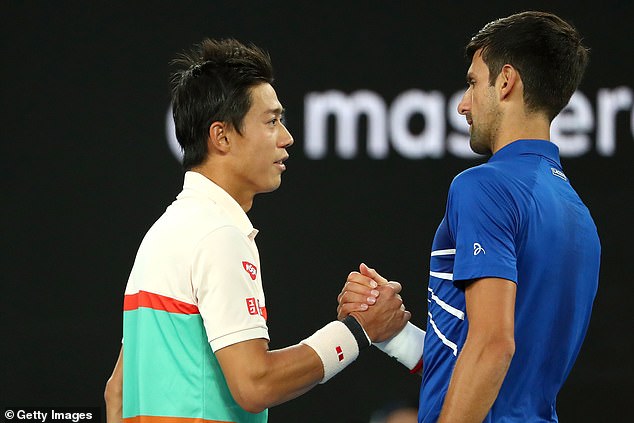Australian Open phát dịch chấn thương, đưa Novak Djokovic vào bán kết