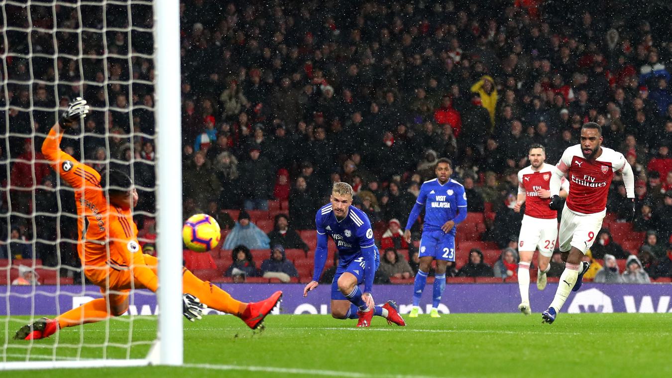 Aubameyang vượt mặt Henry, Sanchez, Wright và những điểm nhấn khi Arsenal thắng Cardiff