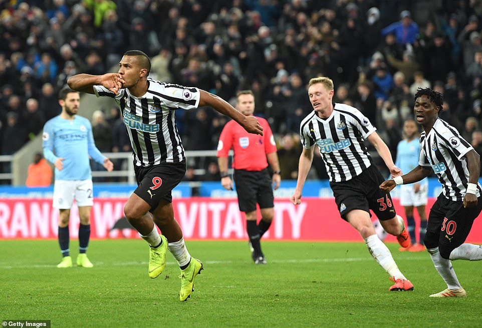 Kỉ lục cho Aguero và 5 điểm nhấn ở trận đấu gây sốc của Man City trước Newcastle
