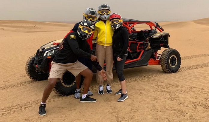 Naomi Osaka tận hưởng đam mê tốc độ trên sa mạc trước thềm Dubai Championship