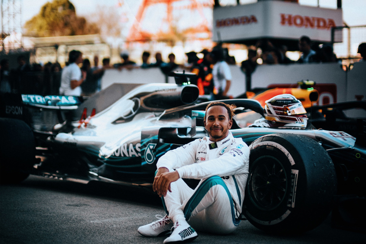 Mercedes thay đổi... quần lót của Hamilton để cải thiện thành tích