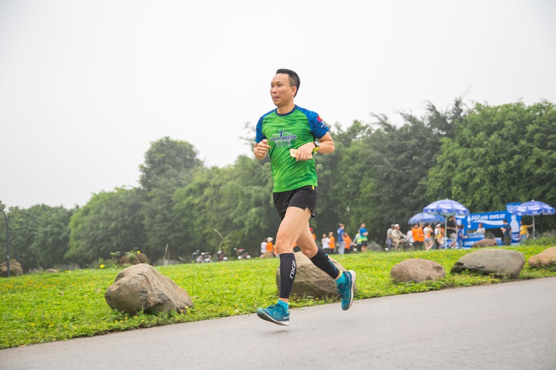 VĐV chạy Ecopark Marathon 2019 được đi xe buýt miễn phí