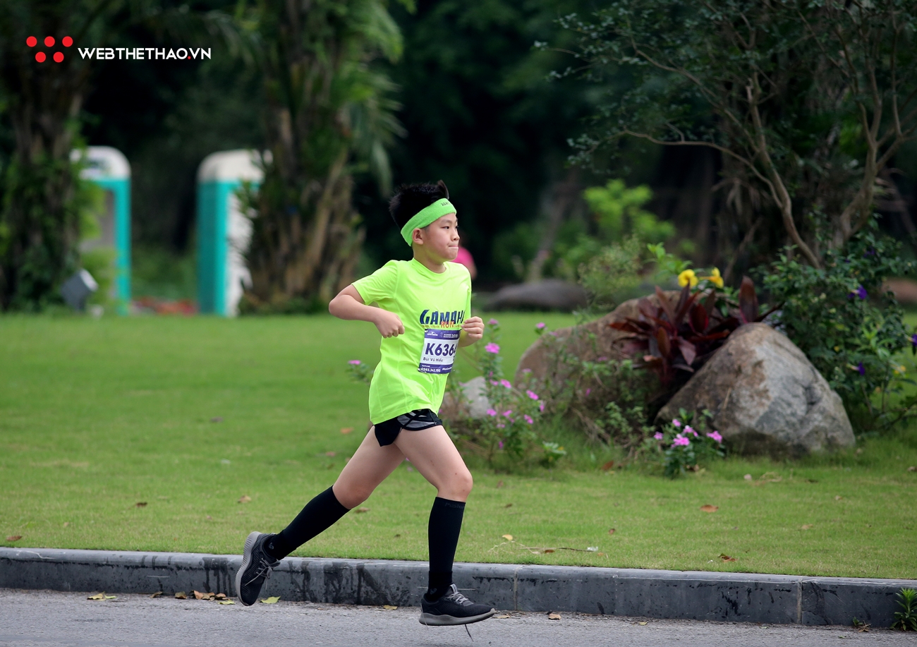 Những khoảnh khắc siêu đáng yêu của các runner nhí tại Ecopark Marathon 2019