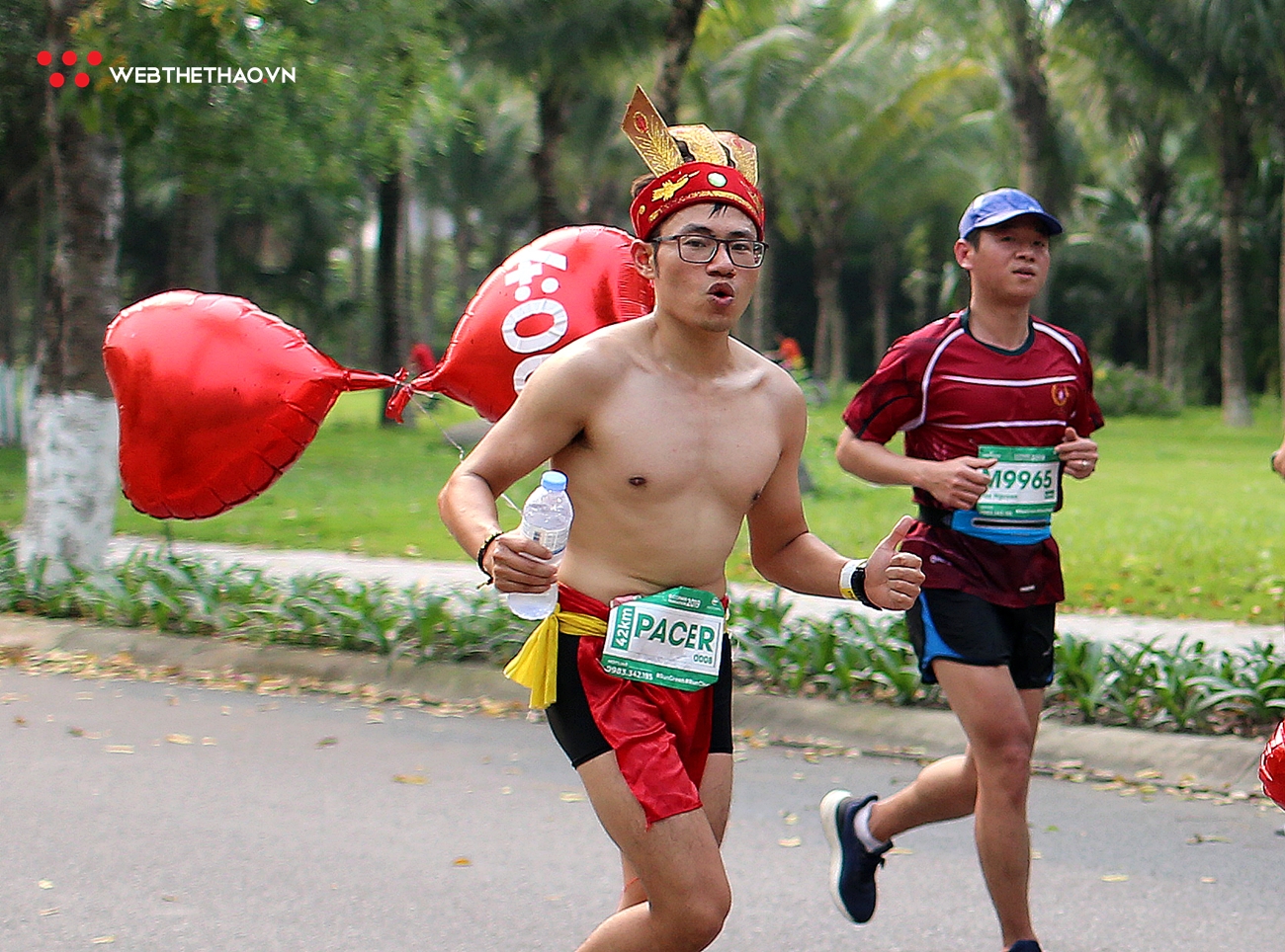 Độc đáo dàn Lạc Tướng Lạc Hầu tại Ecopark Marathon 2019