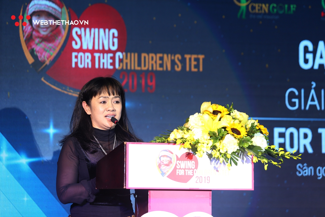 Cảm động trước món quà của nữ doanh nhân xứ Quảng dành tặng quê hương tại Swing for the children’s Tet 2019
