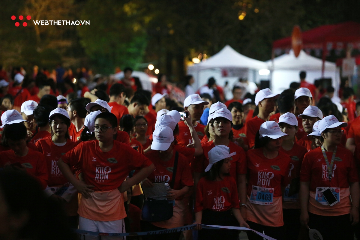 Chùm ảnh: Hàng trăm runner hào hứng sải chân tại Hanoi Kilo Run 2019