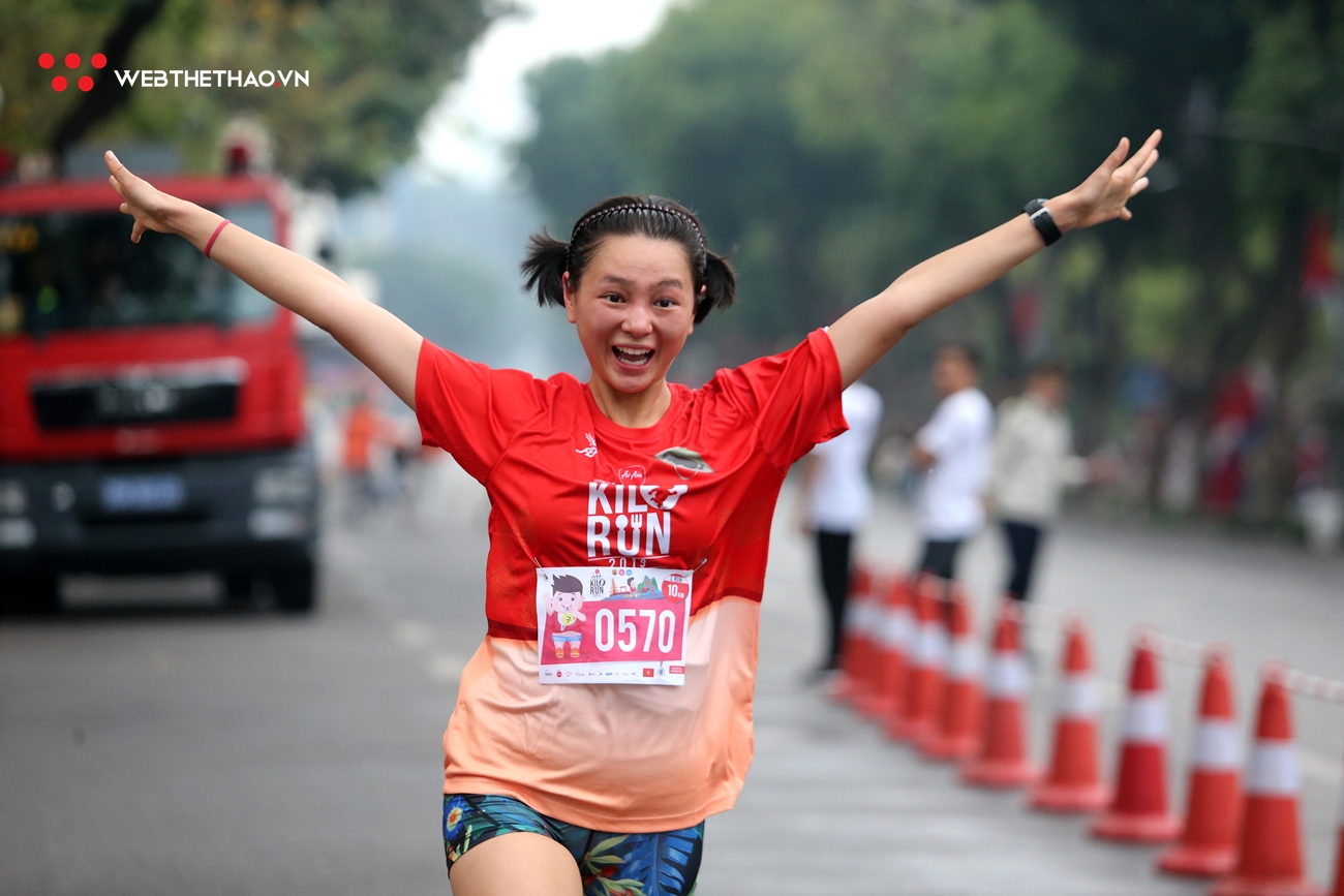 Chùm ảnh: Những bóng hồng xinh đẹp trên đường chạy Hanoi Kilo Run 2019