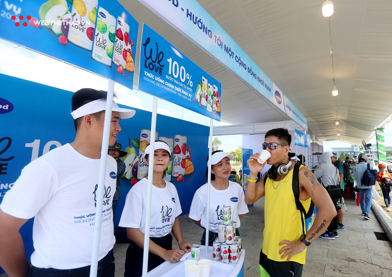 Độc đáo trải nghiệm Nhận bib - Thưởng thức đặc sản tại khu Expo Mekong Delta Marathon 2019