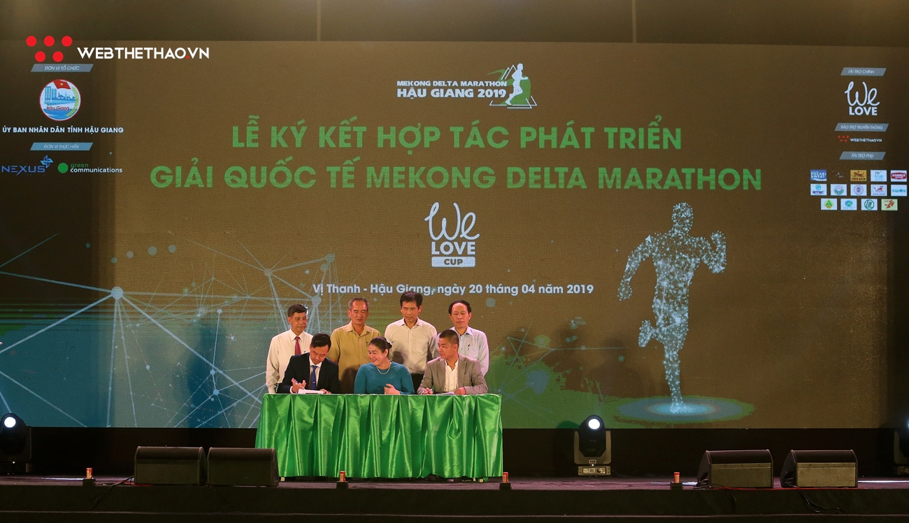 Đêm khai mạc rực rỡ sắc màu và đầy ý nghĩa của Mekong Delta Marathon 2019