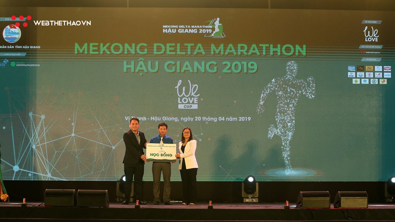 Đêm khai mạc rực rỡ sắc màu và đầy ý nghĩa của Mekong Delta Marathon 2019